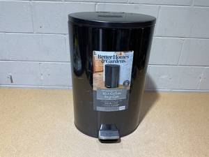 lot 232 image: Better Homes & Gardens 10.5 Gallon Trash Can, Oval Kitchen Step Trash Can