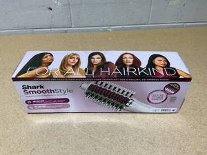 lot 34 image: Shark SmoothStyle Heated Comb and Blow Dryer Brush - 900 Watts