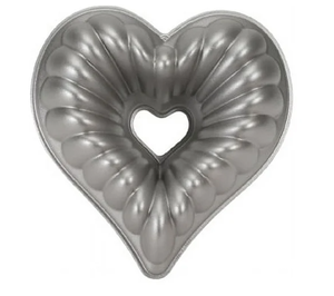 lot 320 image: Nordicware Elegant Aluminum Heart Bundt Cake Pan