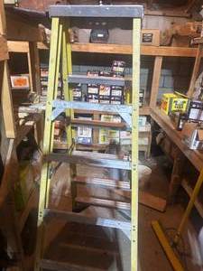 lot 358 image: 6 Werner Fiberglass Step Ladder