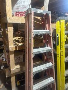 lot 359 image: 6 Werner Fiberglass Step Ladder