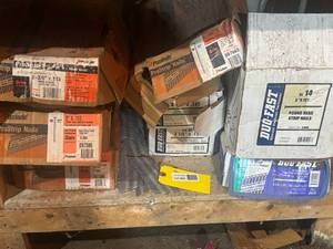 lot 364 image: Paslode and Duofast nails