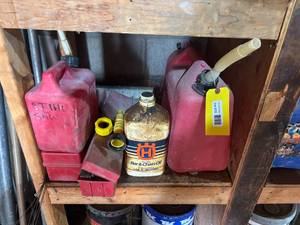 lot 372 image: Gas Cans and Bar Oil