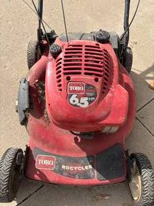 lot 369 image: Toro 6.5hp Lawnmower