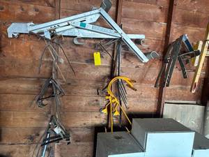 lot 406 image: Alum and Metal Ladder Jacks, Roof Jacks