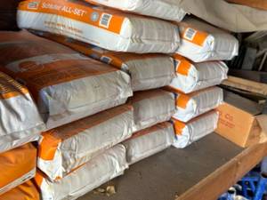 lot 404 image: Schlutter All Set, Grout Roller, Truss Hangers