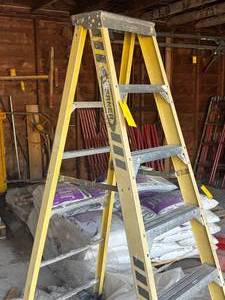 lot 412 image: 6 Werner Fiberglass Step Ladder