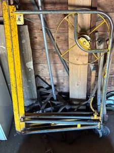 lot 410 image: Sheet lifter