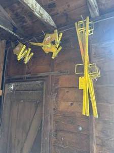 lot 424 image: Roofjacks and handrail supports