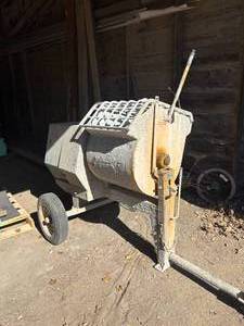lot 466 image: Concrete Mixer