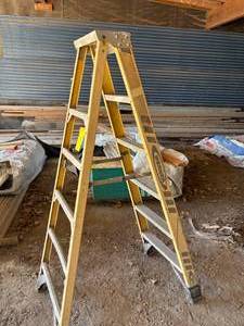 lot 501 image: 6 Werner Fiberglass Stepladder