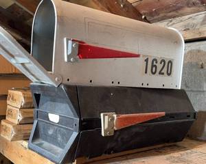 lot 363A image: Mailboxes