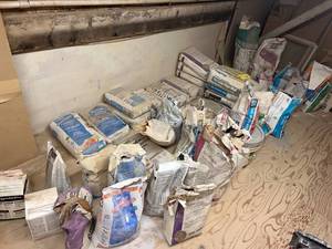 lot 636 image: Tile Grout, Floor Levelor