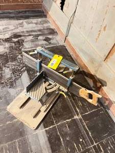 lot 651 image: Mitre Saw