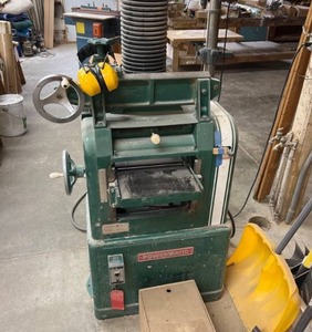 lot 15 image: Powermatic Houdaille Wood Planer