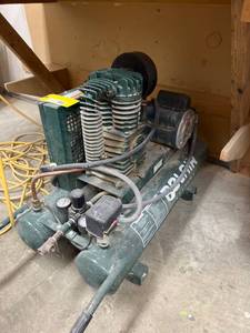 lot 20 image: Rolair 5715K17-0002 Air Compressor With Twin Tanks