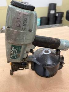 lot 30 image: Hitachi NV65AH 2-12 Inch Coil Siding Nailer