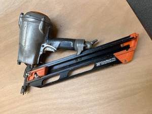 lot 40 image: Paslode F-350P Pneumatic Framing Nailer