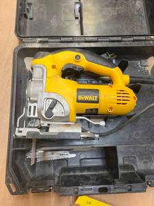 lot 53 image: DeWalt DW331 Heavy-Duty Jigsaw With Case
