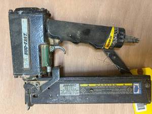 lot 56 image: Duo-Fast FN-764A Pneumatic Nail Gun, partsrepair