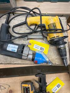 lot 83 image: Dewalt DW255 Screwdriver and Kett KD-440 Power Shear Tools