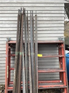 lot 418A image: 5 Sections of Scaffold and Supports