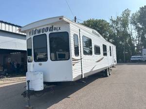 2013 WILDWOOD DESTINATION HUNTING CABIN/HANDYMAN SPECIAL ***NO RESERVE***