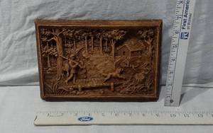 lot 142 image: Woodland Scene Carved Wall Art Plaque approx. 9 x 6 12