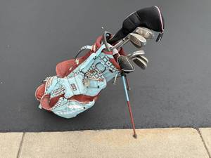 lot 15 image: Nice Ladies Sun Mountain Golf Club Set with Bag, Hyper Max Irons, Like New Shoes, Tees & Balls