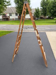 lot 16 image: 8 Foot Wooden Stepladder by Rich Ladder Co.