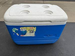 lot 40 image: Igloo Cool 58 Quart Blue Hard-Sided Cooler with Removable Lid