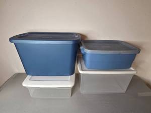 lot 49 image: Set of 4 Plastic Storage Totes with Lids