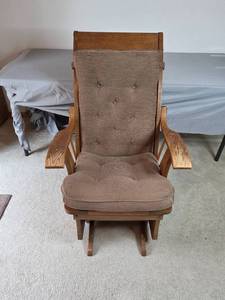 lot 65 image: Oak Glider Rocking Chair with Padded Cushions (table & tablecloth not inc)