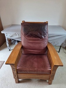 lot 66 image: Amish MorrisMission Style Oak Armchair with Leather Cushions