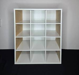 lot 76 image: White 12-Cube Storage Organizer 23x20x12 Inches