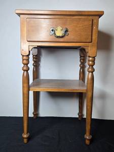 lot 81 image: Ethan Allen Early American Solid Maple and Birch Nightstand