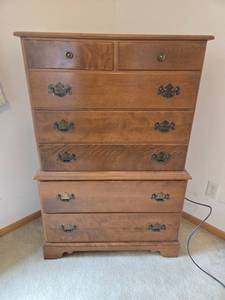 lot 92 image: Ethan Allen Early American Solid Maple and Birch Tall Chest of Drawers