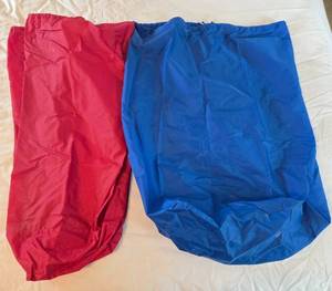 lot 95 image: Collection of Red and Blue Nylon Laundry or Storage Bags