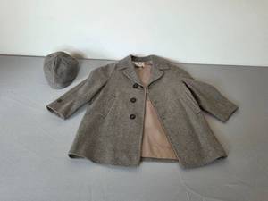 lot 115 image: Vintage Scooter Set Childs Wool Coat and Cap