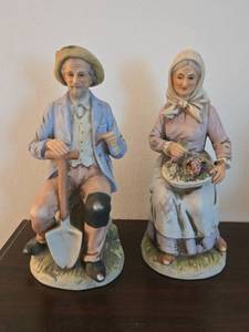 lot 122 image: HOMCO 1433 Pair of Porcelain Farmer and Lady Figurines