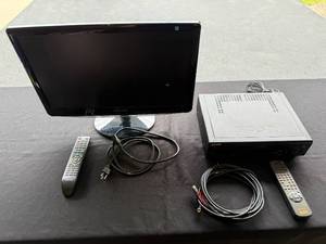 lot 130 image: Samsung 23-Inch B2330HD Monitor and Sony SLV-N750 VHS Player with Remotes