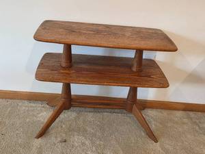 lot 150 image: Mid-Century Two-Tier Wood Side Table 23x28x14 Inches - Peterson Art Furniture