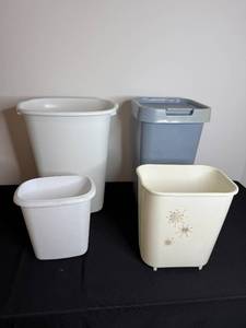 lot 211 image: Lot of 4 Household Plastic Wastebaskets and Trash Cans Assorted Sizes
