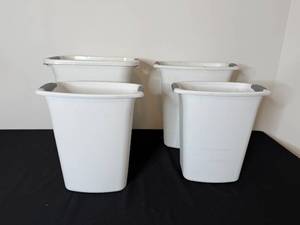 lot 212 image: Set of 4 White Plastic Wastebaskets with Gray Handles