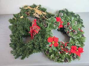 lot 229 image: Holiday Decor Collection with 2 Wreaths and Assorted Garland