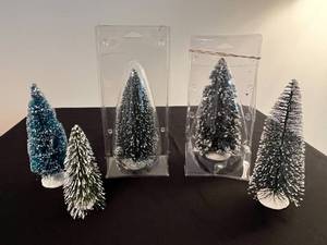 lot 255 image: Set of Flocked Miniature Bottle Brush Christmas Trees, Various Sizes