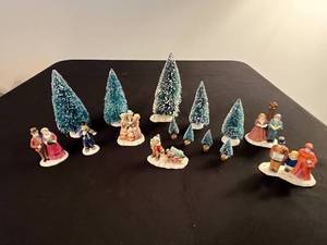 lot 256 image: Christmas Village Figurines and Snowy Trees Set
