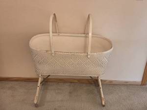 lot 318 image: Vintage Wicker Baby Bassinet with Stand and Wheels