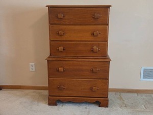lot 324 image: Wooden Chest of Drawers with 5 Drawers 47x28x16 Inches