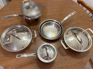 lot 357 image: Kirkland Stainless Steel Cookware Set with Lids - 11 Pieces